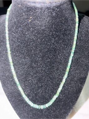 Green Colombian 14k Beaded Women’s Necklace - Elegant Gemstone Strand